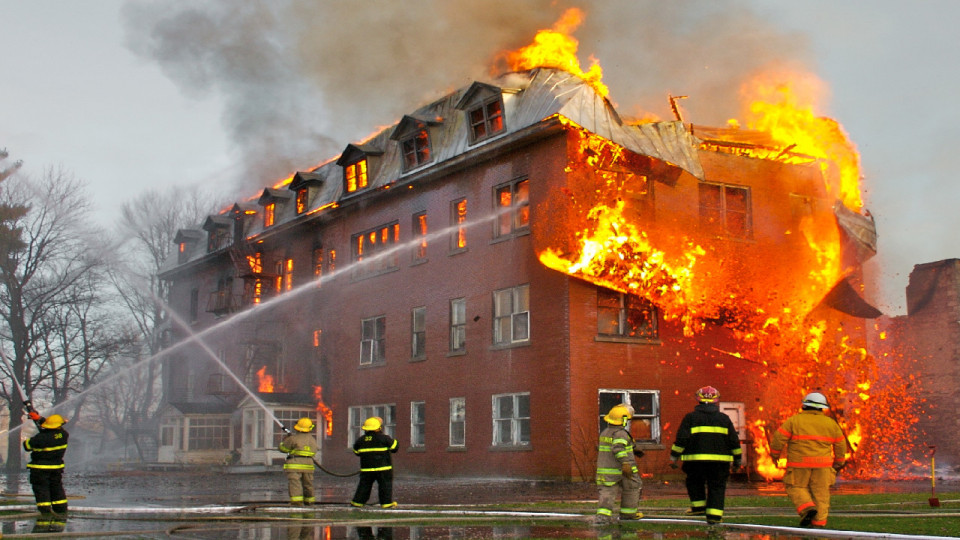 Brazil: Fire Breaks Out at COP30 Venue, Delegates Rush to Safety