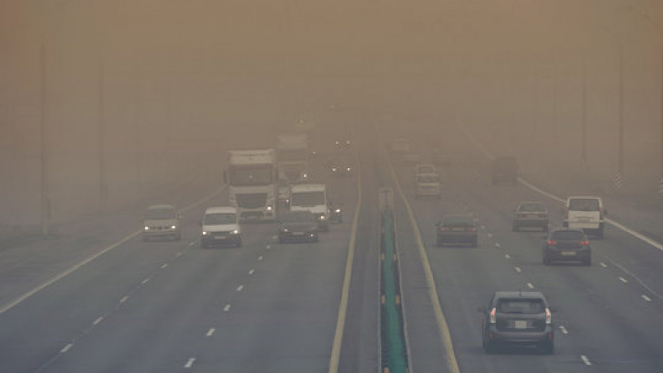 Zero Visibility, Slowed Traffic: Fog and Pollution Disrupt Delhi Morning