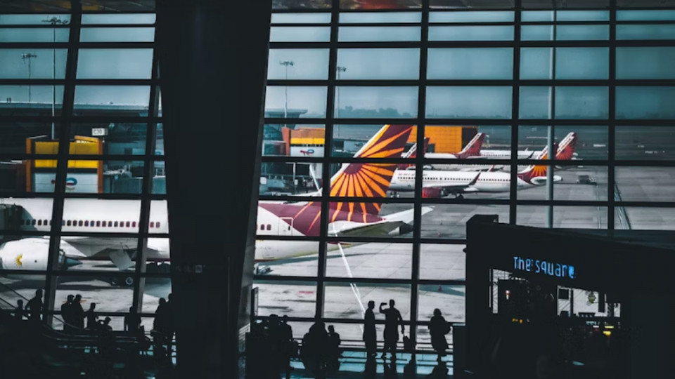 Hyderabad Airport Receives Bomb Threat, Indigo Flight Diverted to Nearby Airport