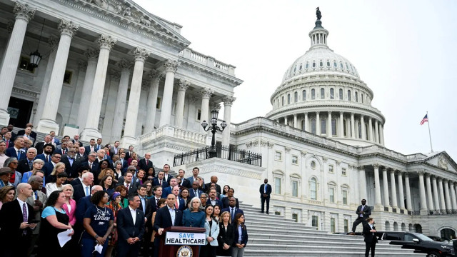US Shutdown Turns Political Weapon: Trump Expands Presidential Power