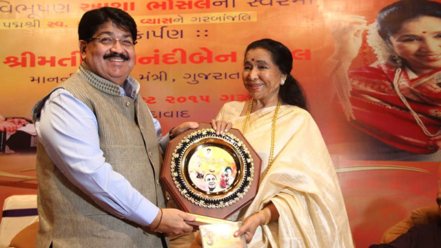 Asha Bhosle's Last Song: Legendary singer sang final song weeks at 92