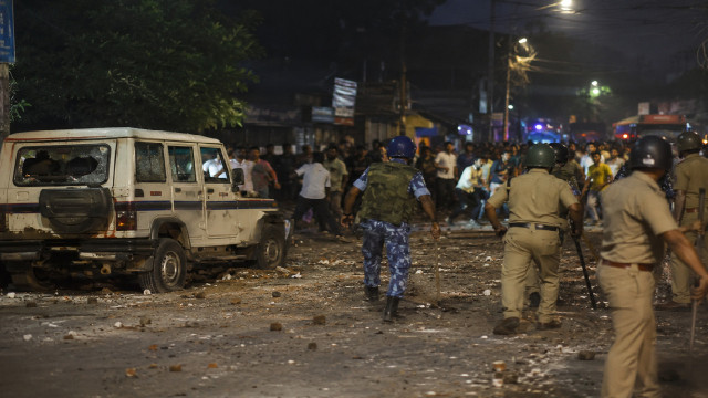 Stone Pelting and Vandalism Erupt in Asansol After Loudspeaker Volume Dispute