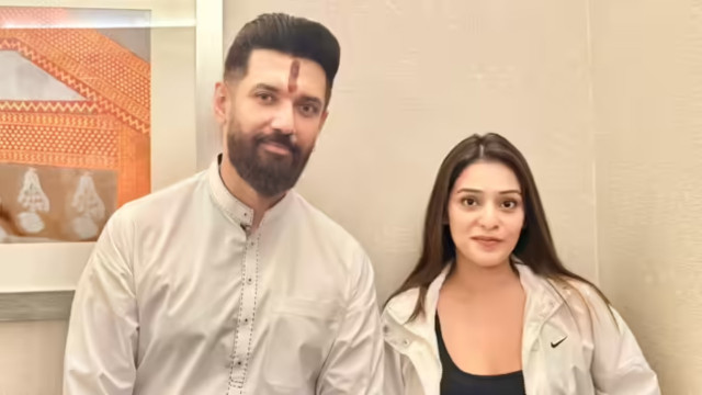 Social Media Buzz: RJ Mahvash Issues Funny Threat to Trolls After Meeting Union Minister Chirag Paswan