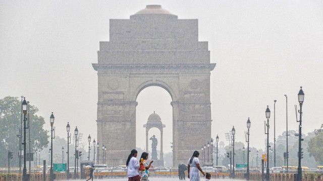 Weather Update: Delhi witnesses coldest March day in six years