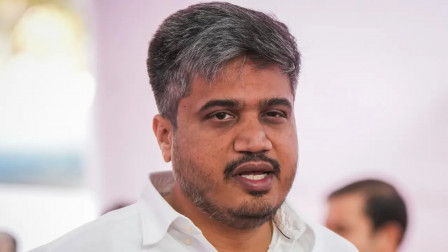 ‘Truth Being Suppressed’: Rohit Pawar Alleges Powerful Hands Blocking FIR in Crash Probe