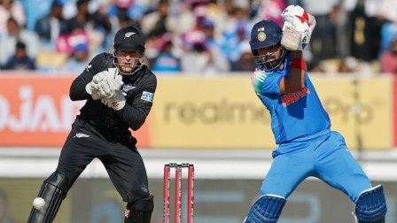 India vs New Zealand LIVE: Indian batters start strong after Kiwis decide to bowl first