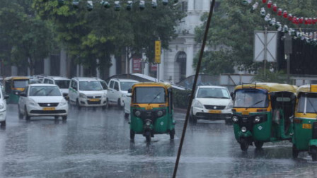 Delhi-NCR Weather Turns Pleasant as Rain and Thunderstorms Bring Relief