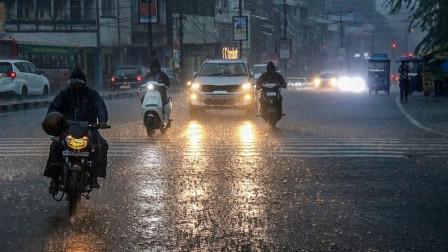 Rain Alert: Heavy Showers, Storms and Hail to Hit 8 States Including Delhi NCR
