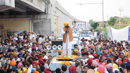 Punjab CM Bhagwant Singh Mann bows at Gurdwara Jyotisar Sahib