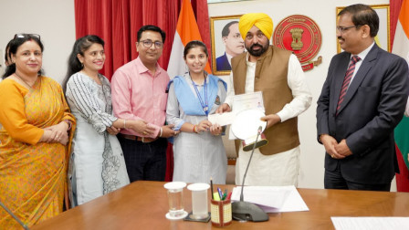 Punjab CM Bhagwant Singh Mann felicitates PSEB Class 12 toppers