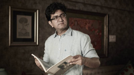 Renowned Lyricist Prasoon Joshi appointed New Chairman of Prasar Bharati