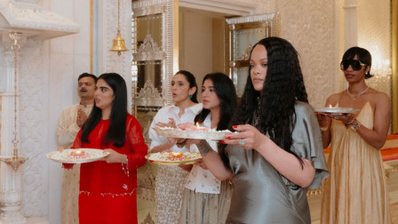 Rihanna Performs Aarti at Antilia, dances with Mukesh Ambani's family alongside Bollywood stars