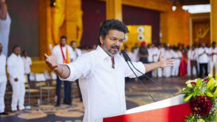 TVK Chief Thalapathy Vijay Stakes Claim to Form Government; Meets Tamil Nadu Governor