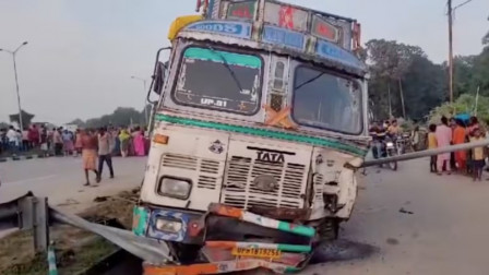 Uttar Pradesh: Several burnt alive as car catches fire during horrific Accident in Mirzapur