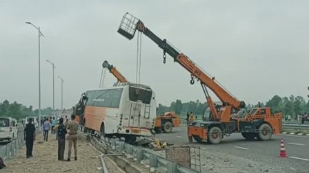 Uttar Pradesh: Several killed as sleeper bus going to Bihar overturns in Lucknow