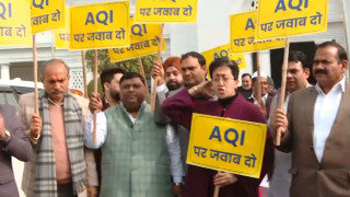 AAP leads popular protests over Delhi pollution, urges BJP govt to improve AQI