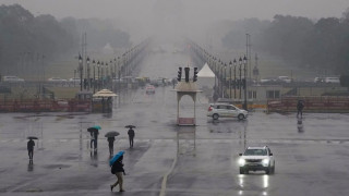 Delhi-NCR: Rain brings relief from scorching heat, weather to remain pleasant on Sunday as well