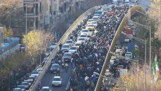 Iran: Protesters demand regime change as demonstrations gather momentum