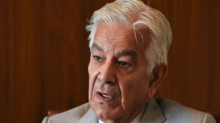 Pakistan: Defence Minister Khwaja Asif's blunder on live TV; urges US, Turkey to kidnap Israel PM Ne