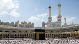 Ramadan 2026: Saudi Arabia, UAE 'fighting' over crescent moon; fasting on different days