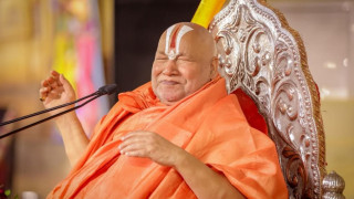 Spiritual guru slams Shah Rukh Khan after KKR secures Mustafizur for IPL 2026