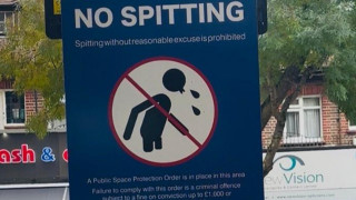 Spitting Paan in London Proves Costly for Indian-origin men; forced to pay lakhs of rupees in fines