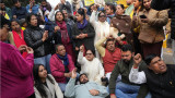 AAP holds massive protest demanding dismissal of Kapil Mishra for insulting Guru Sahibs