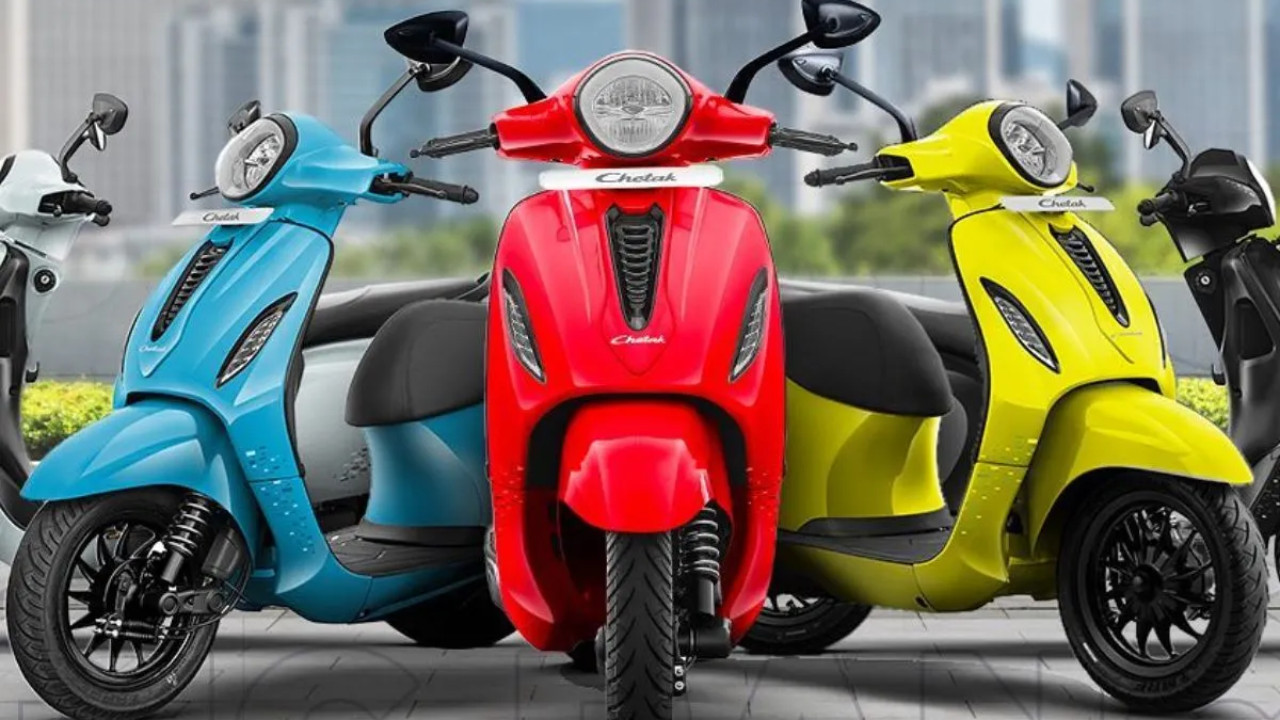  Good News for Chetak Lovers: Bajaj Restarts Production, Full Stock to be Available During Festive S