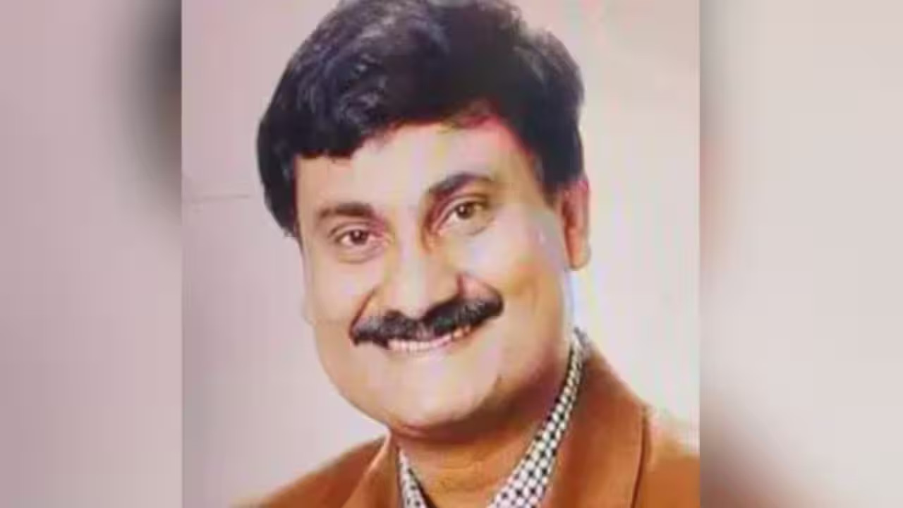  Senior bank manager dies by suicide inside bank premises in Baramati, cites work pressure in suicid