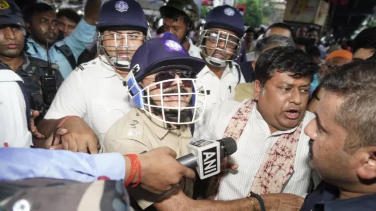  Uproar in Kolkata After Gangrape Incident, BJP Protests Against Mamata Government; Union Minister S