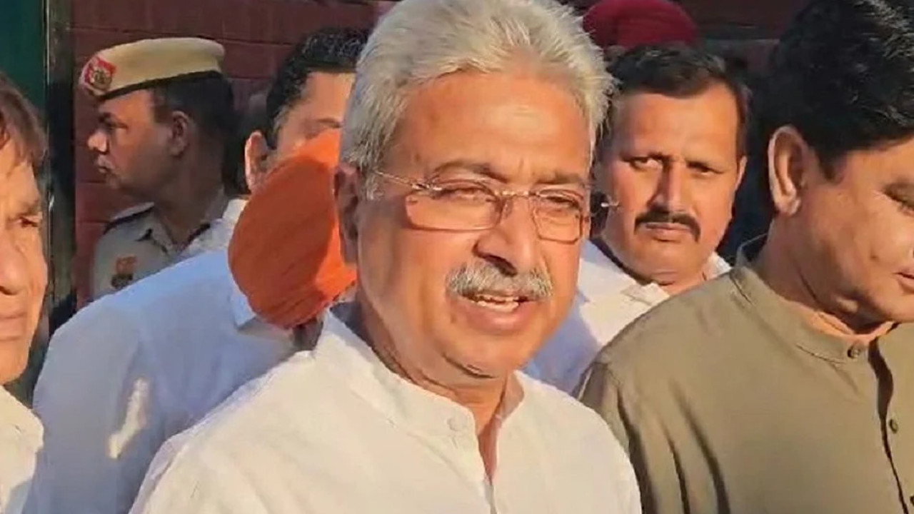 Aam Aadmi Party Takes to the Streets to Seek Justice for Dalit IPS Officer Puran Kumar’s Family