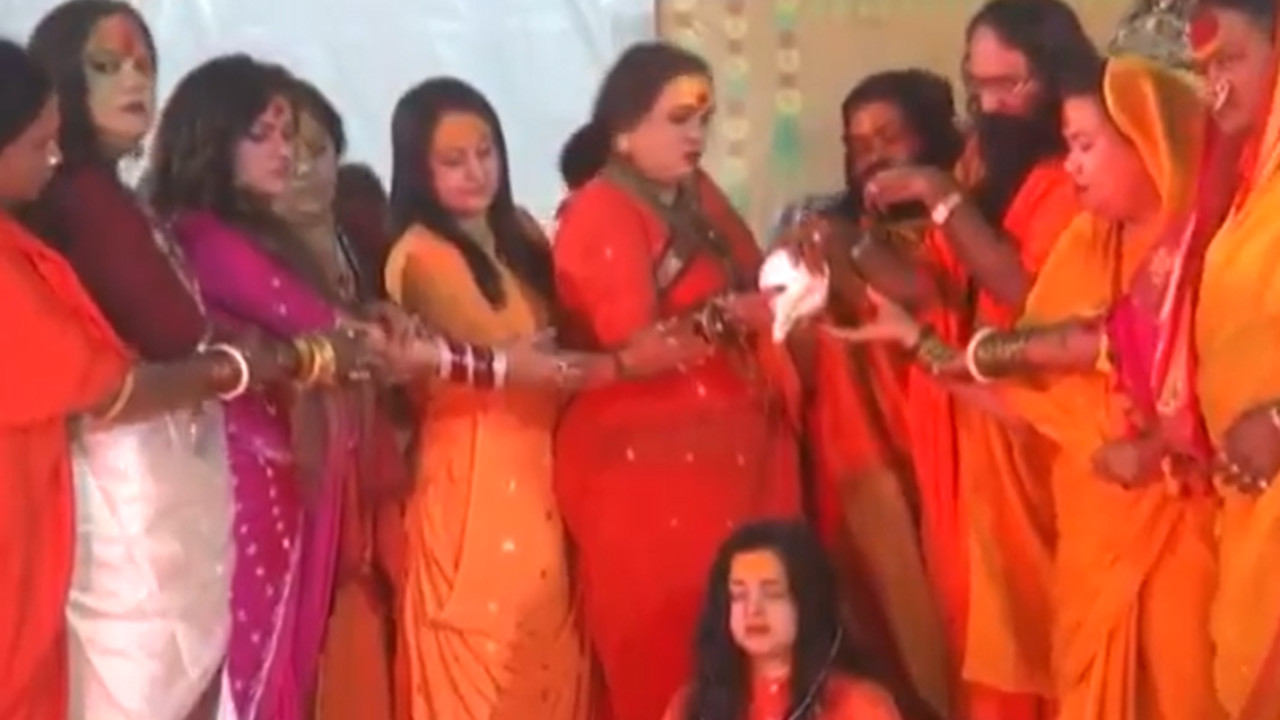 Actress Joins Kinnar Akhada As Mahamandleshwar At Mahakumbh