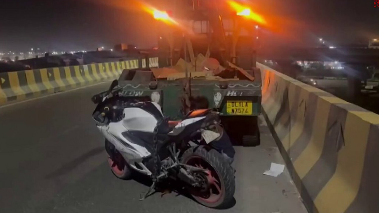 Two Killed After Speeding Bike Crashes into Flyover Wall in Delhi
