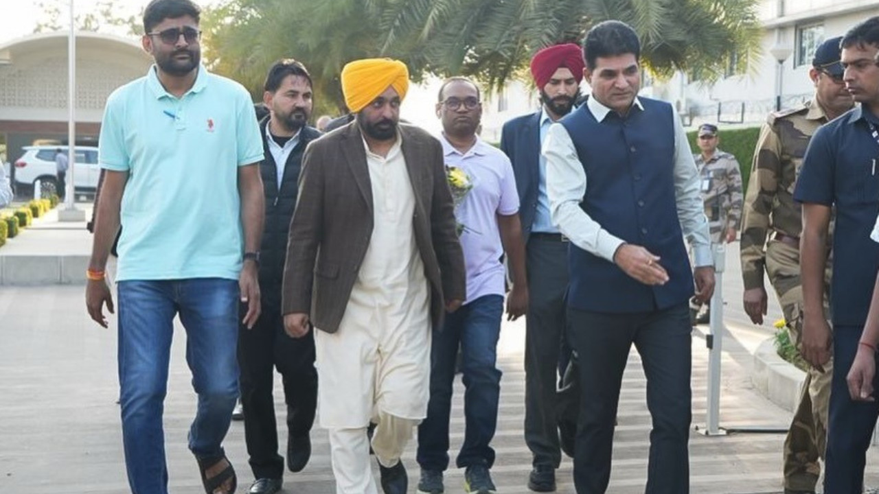 Bhagwant Mann Govt deploys senior officers, sets up 24x7 helpline to ensure safe return of Punjabis 