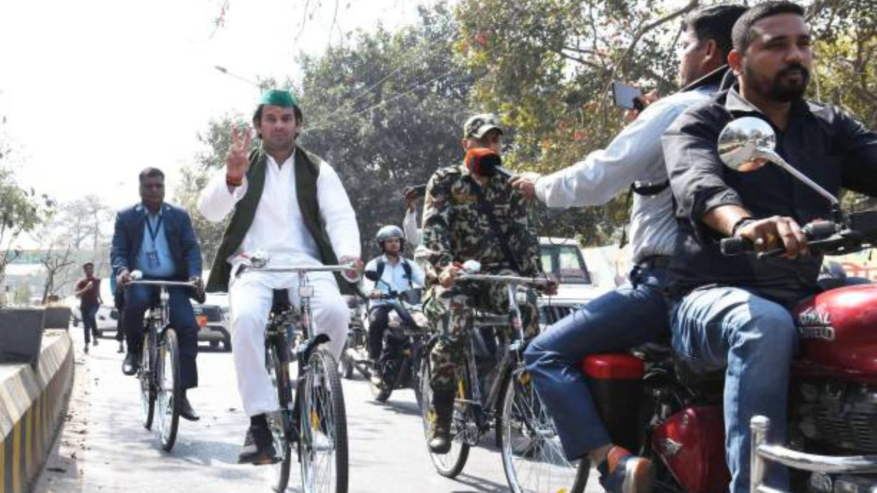 Bihar: Lakhendra Paswan slams Tej Pratap Yadav; says fans, ACs, bulbs, chairs missing from governmen