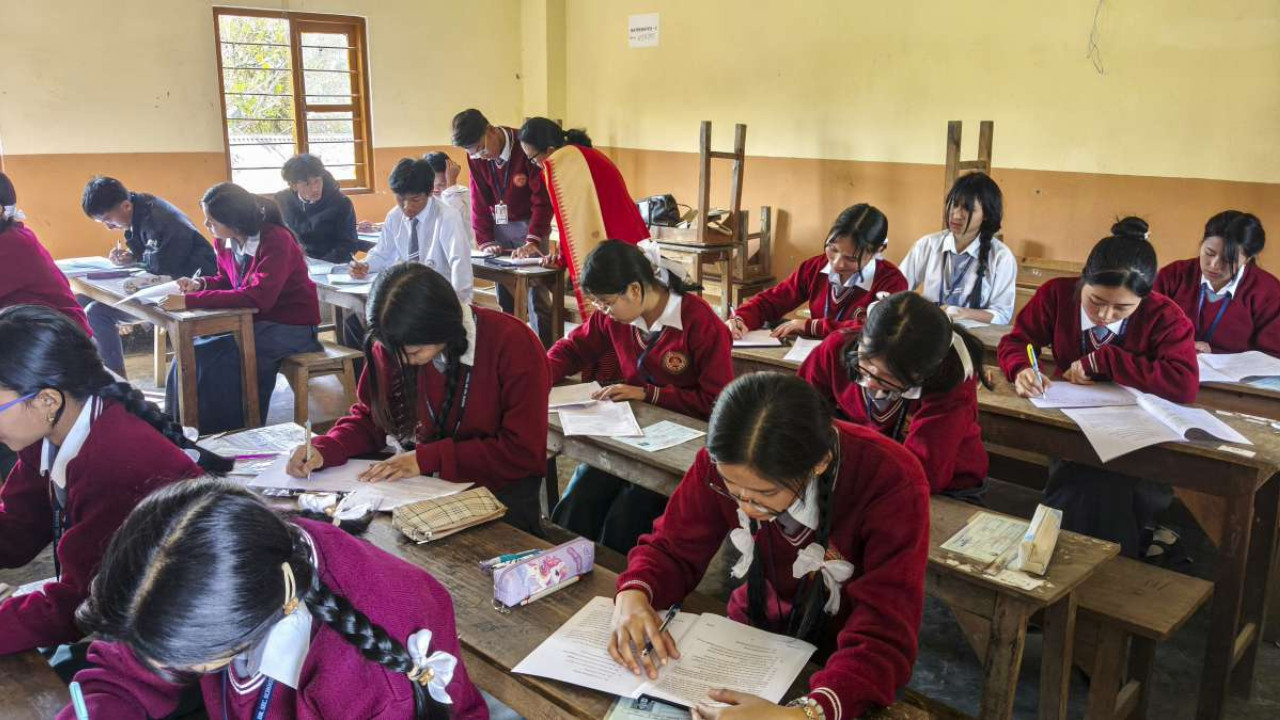 CBSE warns class 10, 12 evaluators; forbids sharing of examination details on social media