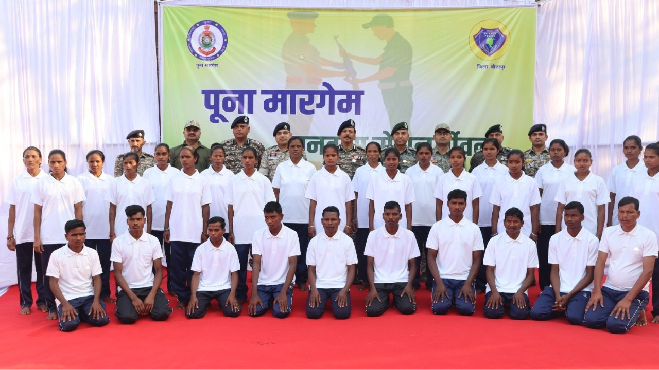Chhattisgarh: 51 top Naxalites surrender in Bastar, large cache of weapons recovered