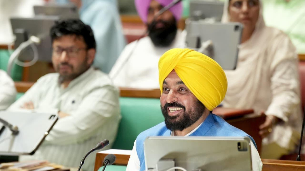 CM Bhagwant Singh Mann gifts major boost to working class on  Labour Day