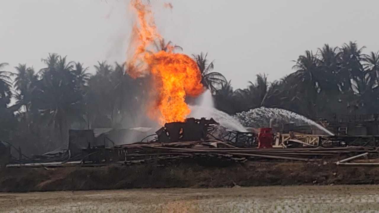 Delhi: Two killed as massive fire breaks out in scrap warehouse