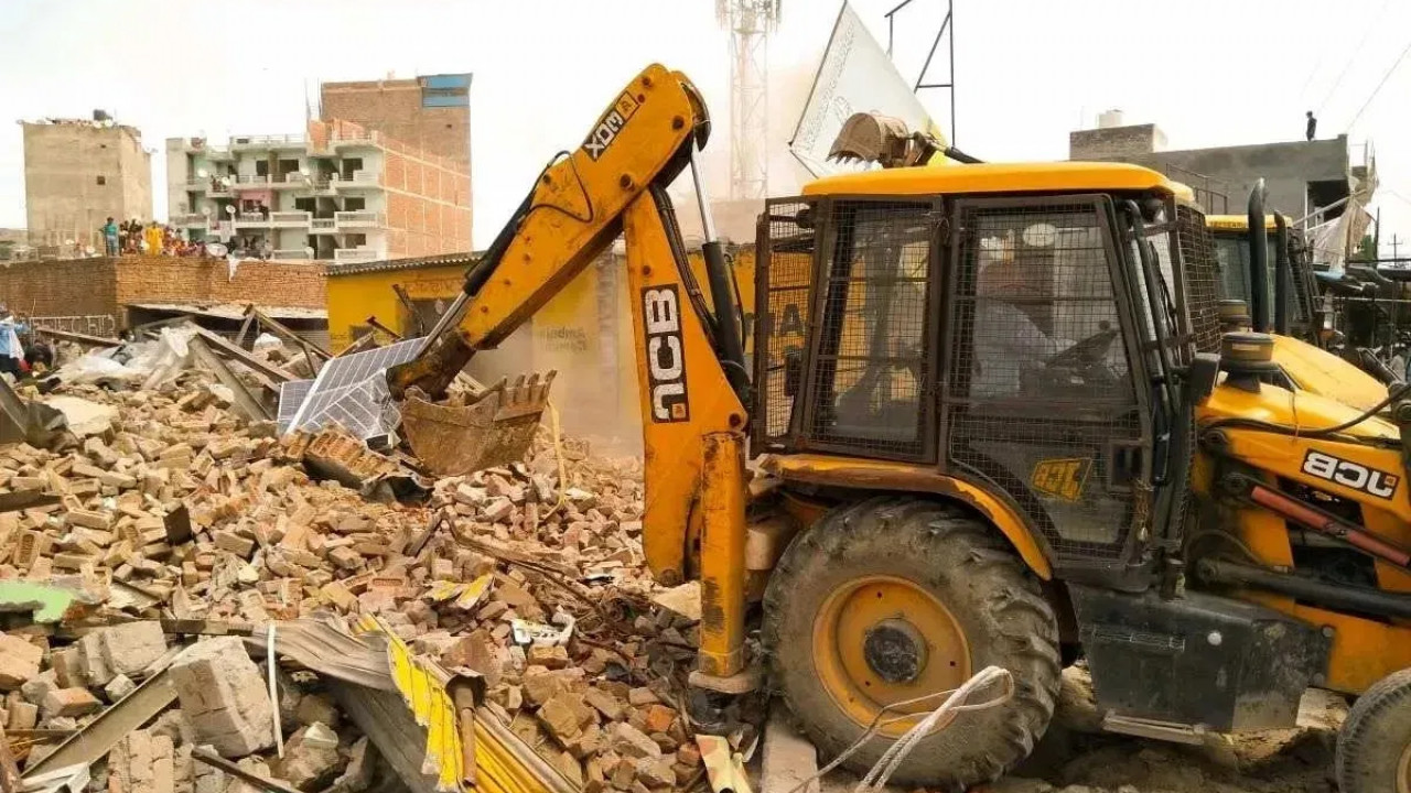 Delhi illegal construction notice