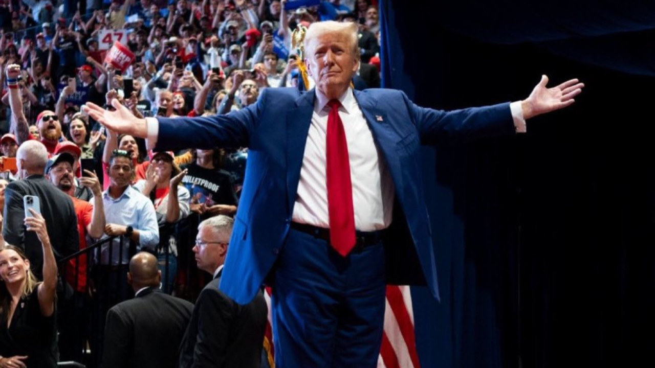 Donald Trump reacts angrily, storms out of interview 