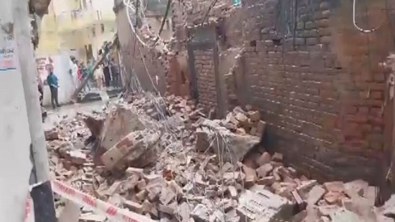 East Delhi’s Mandawali Wall Collapse Injures 3 Schoolchildren on Their Way Home