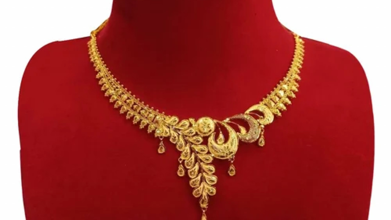 Gold Prices Fall by Rs 2,000, Silver Drops Rs 7,000 Across Major Cities