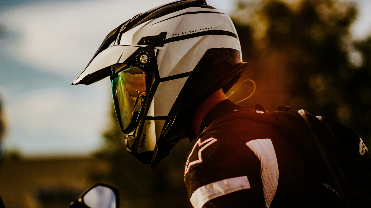 Govt Pushes for Use of BIS-Certified Helmets for Road Safety