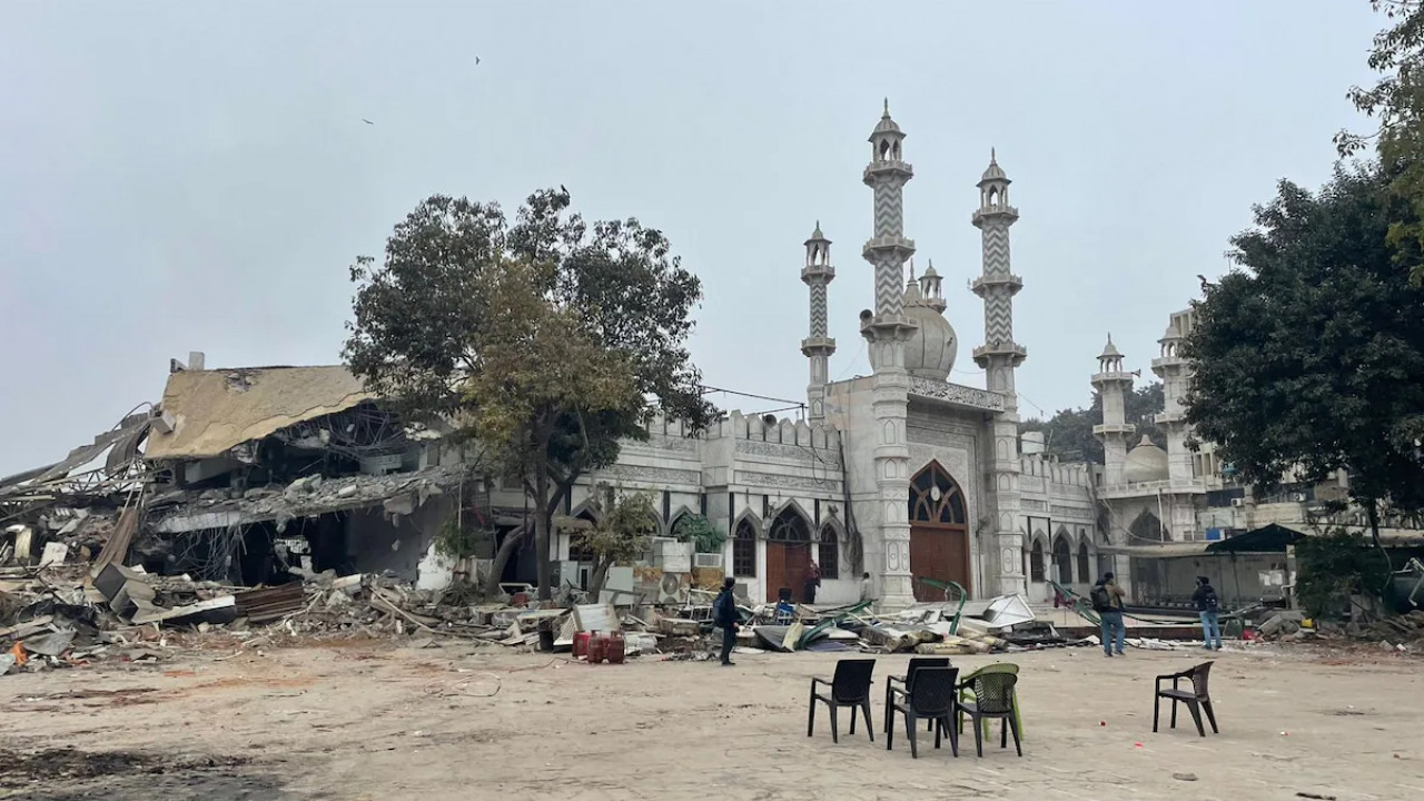 Clashes Erupt During Early Morning Demolition Drive in Old Delhi, Police Use Tear Gas
