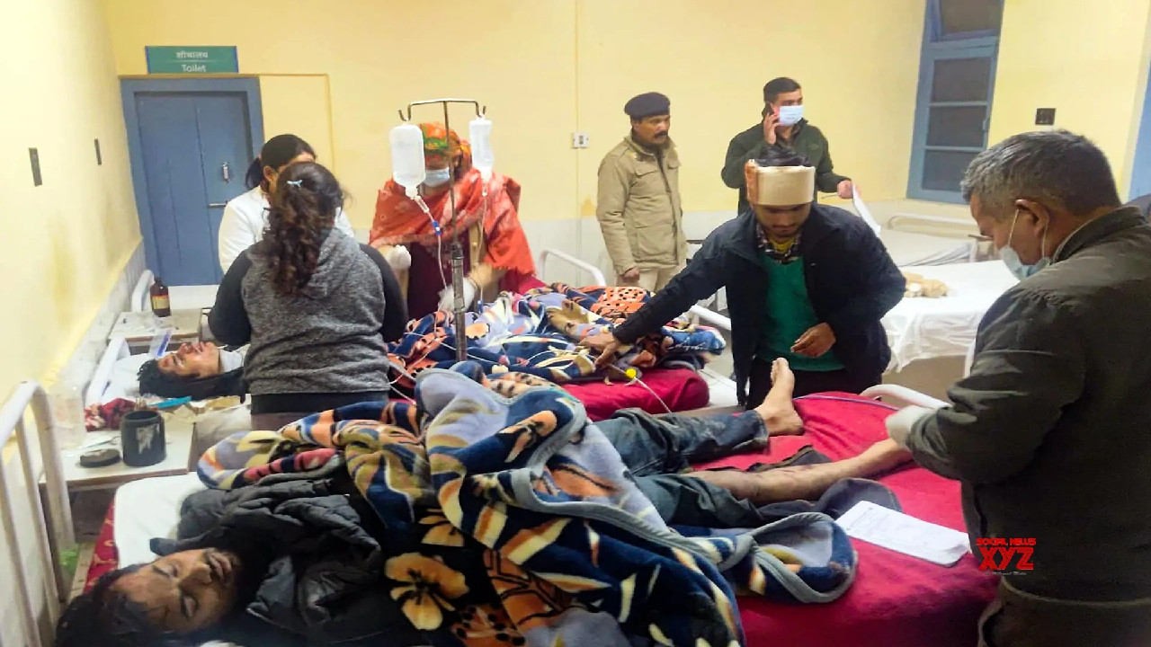 Kullu Accident: Traveller Carrying Tourists Crashes into Gorge, 4 Dead, 17 Injured