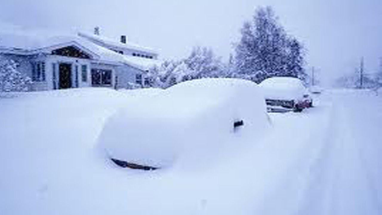 Severe Snowstorm Paralyzes Northeast US, Over 10,000 Flights Cancelled