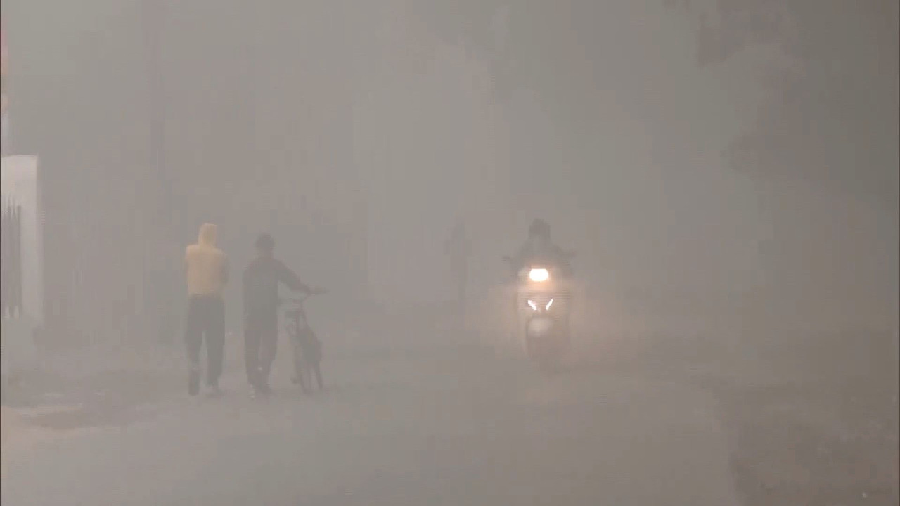 Fog Alert in Delhi Today, Air Quality Expected to Slip Into Severe Zone