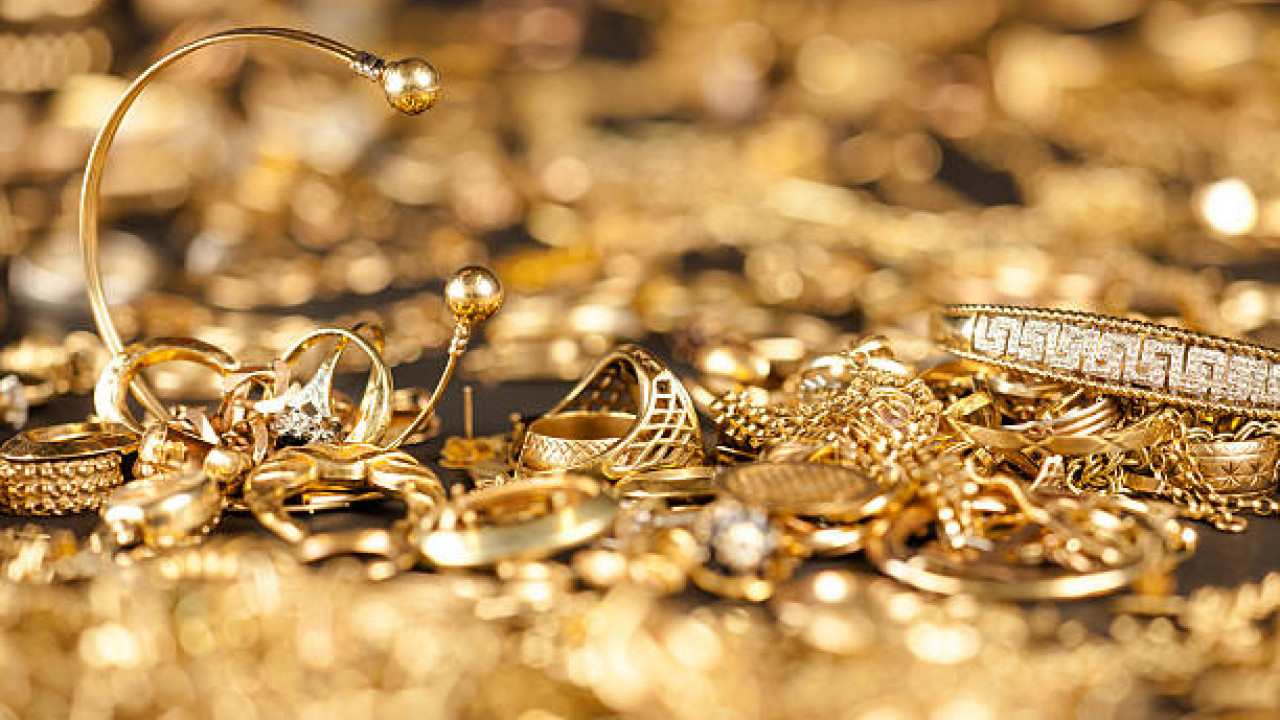 Gold Up Nearly Rs 45,000 per 100 Grams in November; Silver Sparkles—What’s Next for Metals?