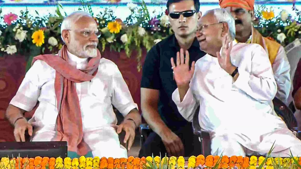 In Bihar Visit, PM Modi Flags Off 4 New Trains and Rolls Out ₹7,200 Cr Projects